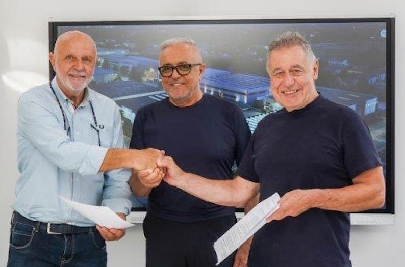 * Idobrase-handshake.jpeg